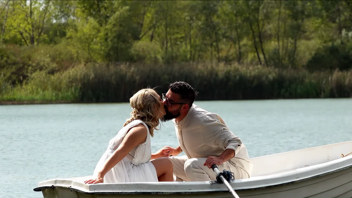 O zi cu lumină bună - film de nuntă în aer liber